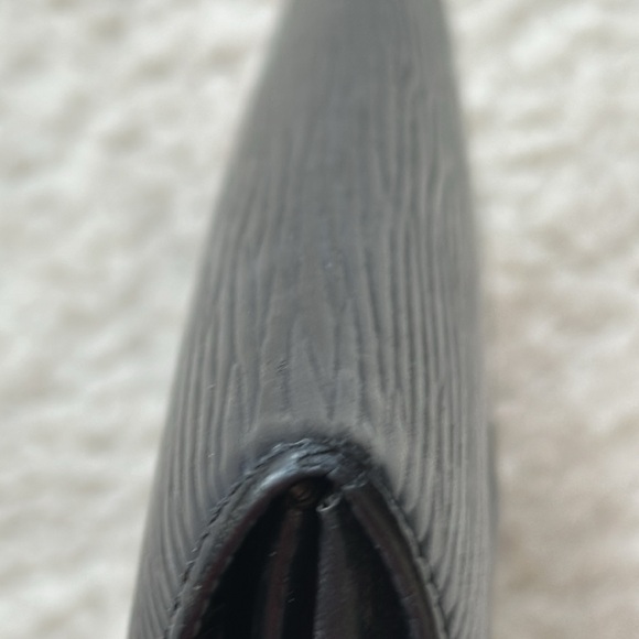 Vintage LV Black EPI Wallet - Picture 16 of 17